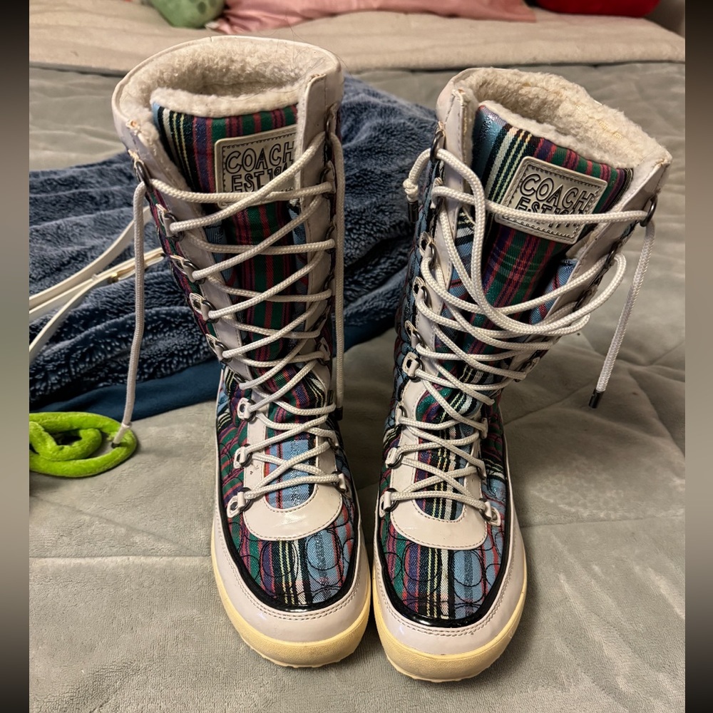 COACH PEGGEY Shearling Lined Multicolored Quilted Logo Lace Up Boots!